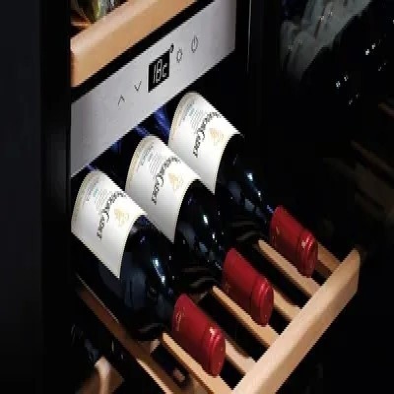 Винный шкаф Caso WineComfort 1800 Smart